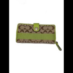 Green signature Coach wallet